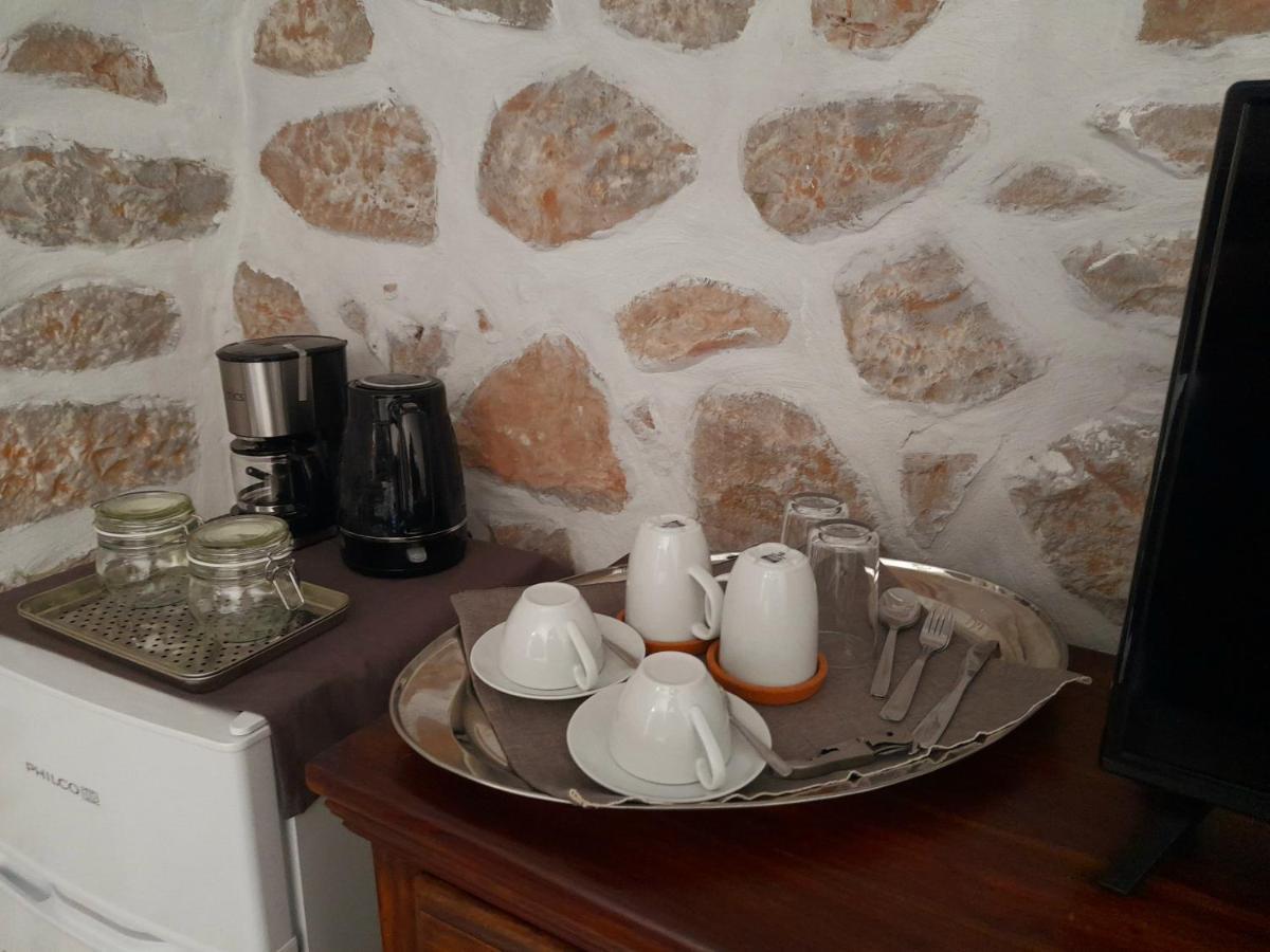 The Two Carob Trees, Traditional Stonehouse, Nikandri, Pirgos Diros Apartment Lefkias Exterior photo