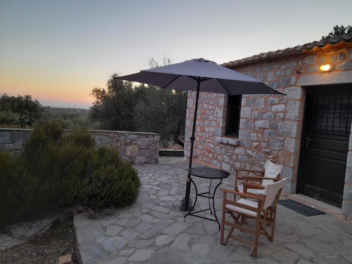 The Two Carob Trees, Traditional Stonehouse, Nikandri, Pirgos Diros Apartment Lefkias Exterior photo