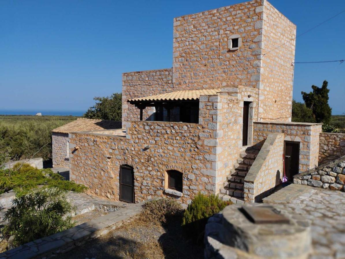 The Two Carob Trees, Traditional Stonehouse, Nikandri, Pirgos Diros Apartment Lefkias Exterior photo